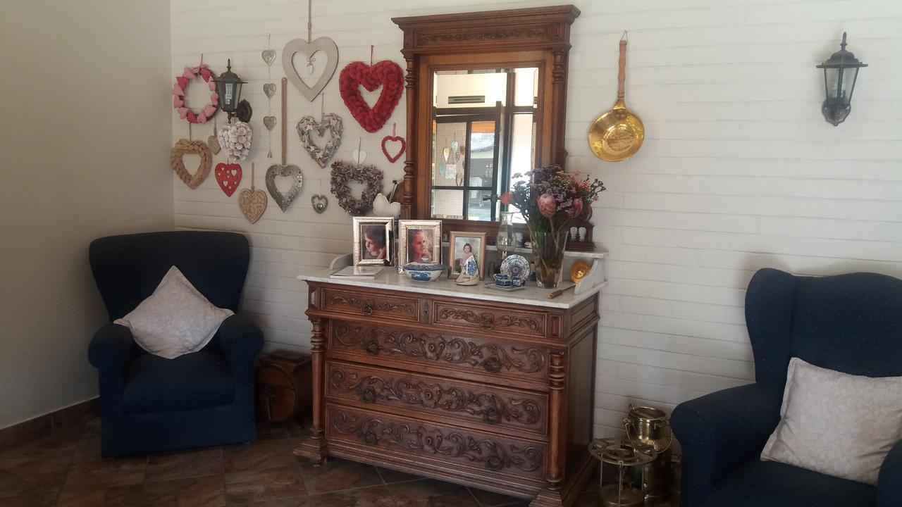 Lavender Lodge Vryburg Exterior photo