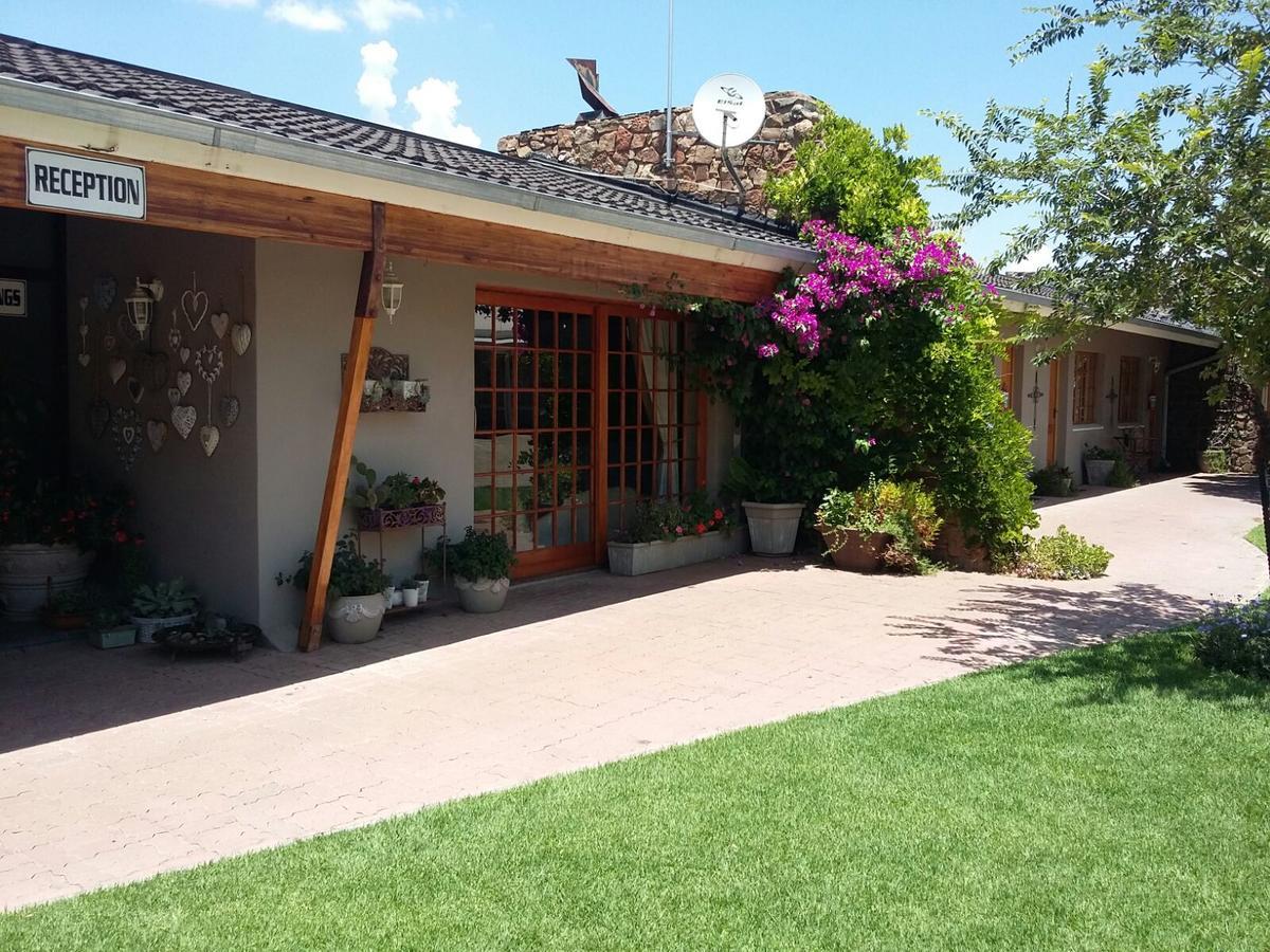 Lavender Lodge Vryburg Exterior photo