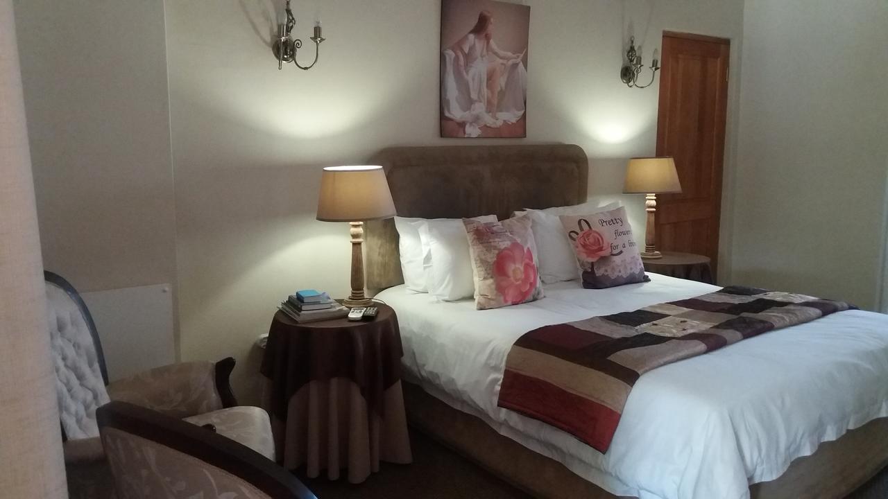 Lavender Lodge Vryburg Exterior photo