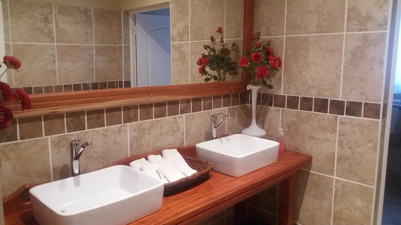 Lavender Lodge Vryburg Exterior photo