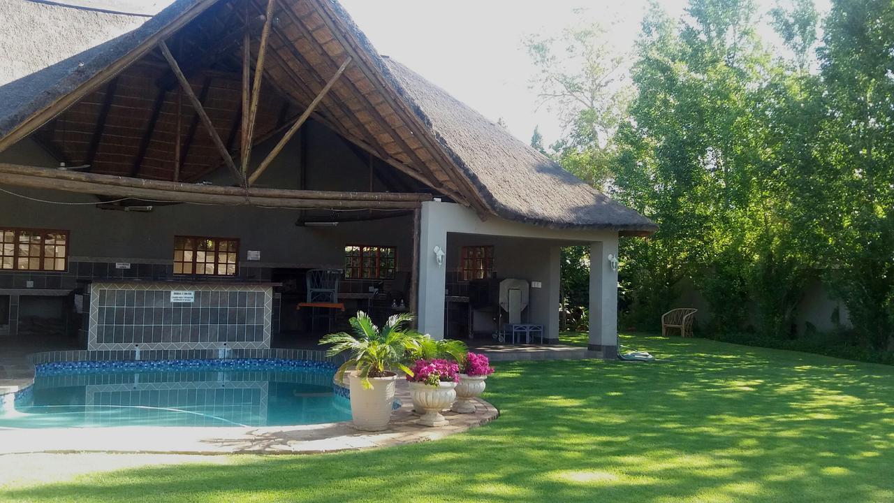 Lavender Lodge Vryburg Exterior photo
